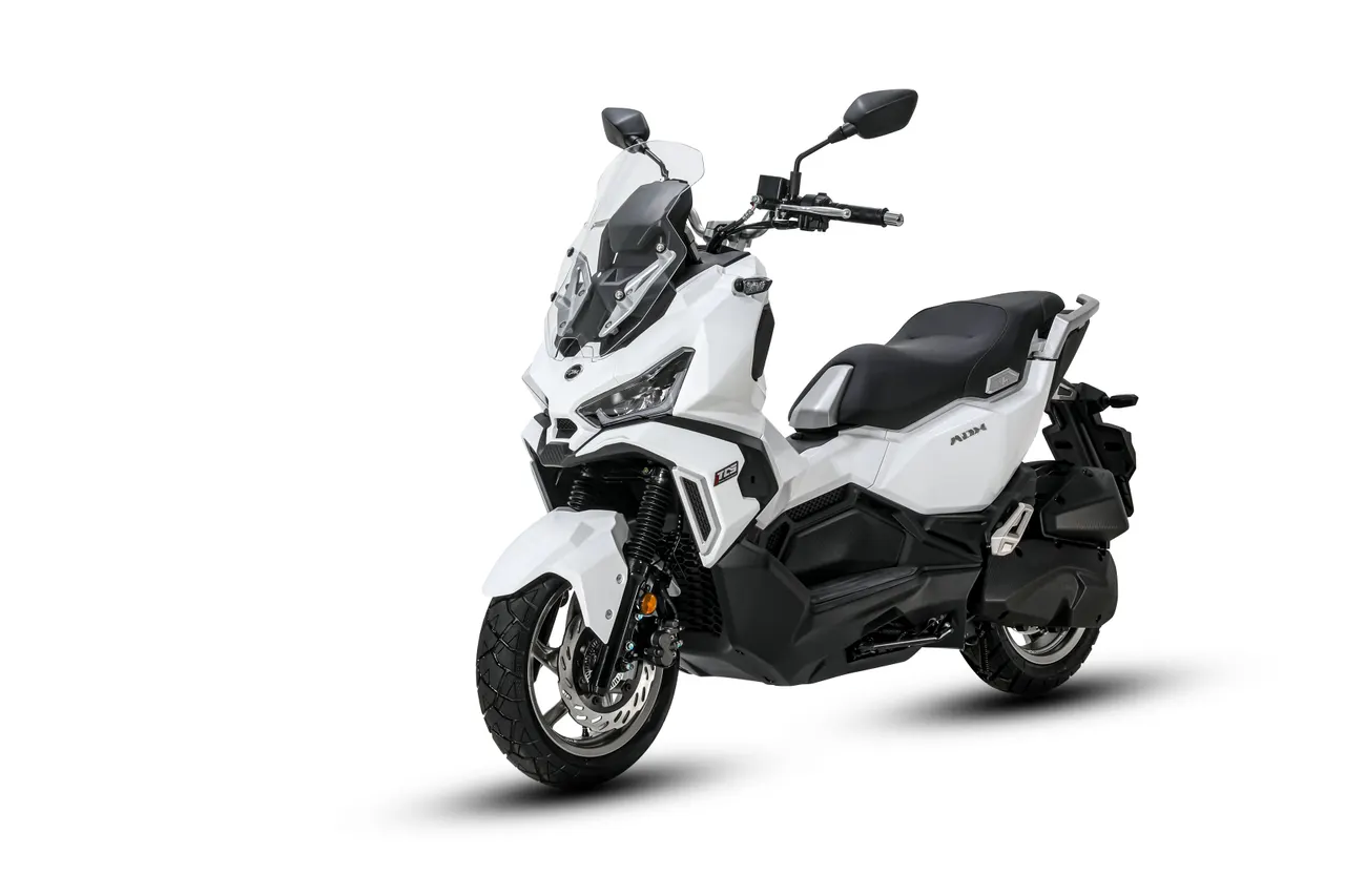 Scooter SYM ADX 125 ABS TCS blanco vista lateral
