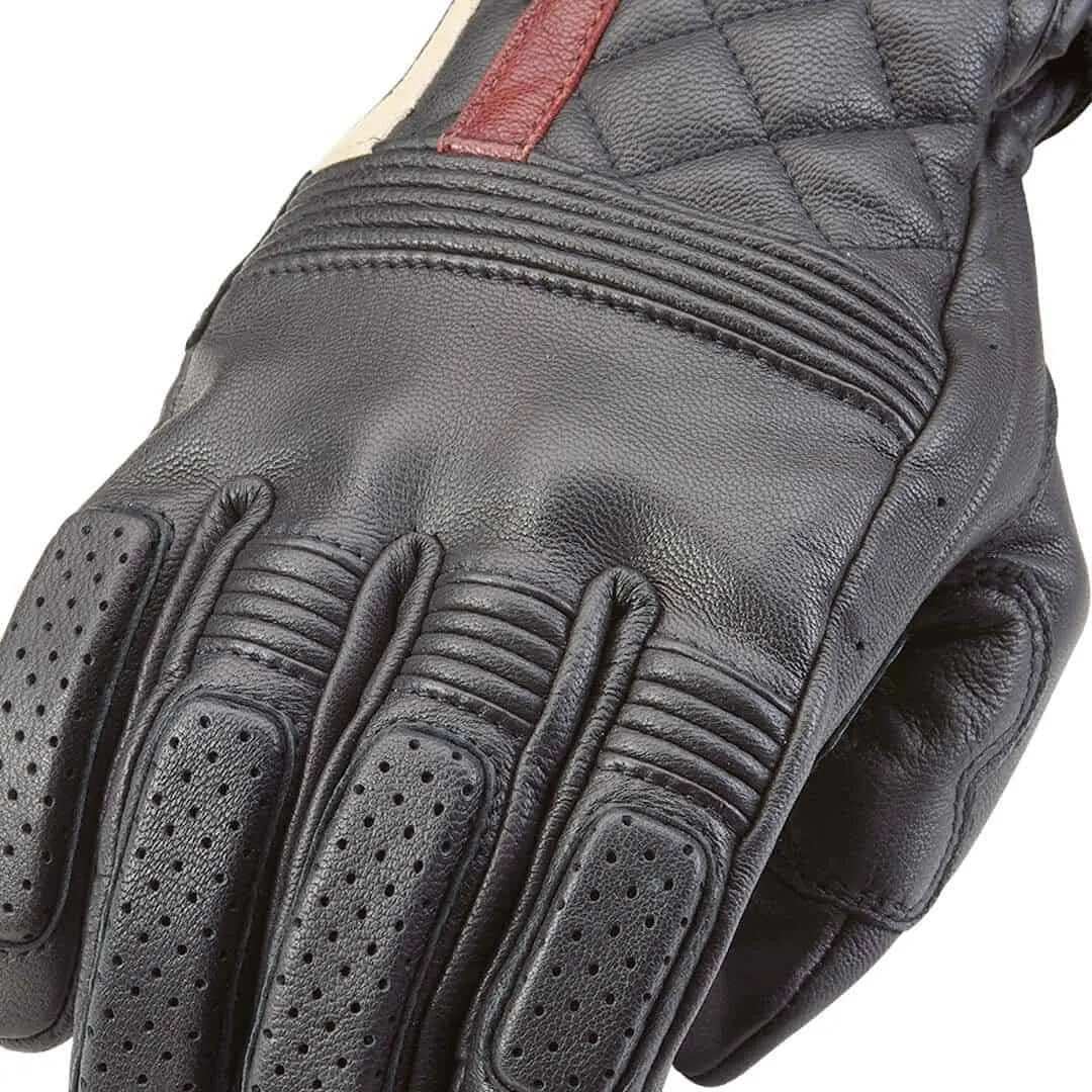 Guantes de cuero negro con protección integrada